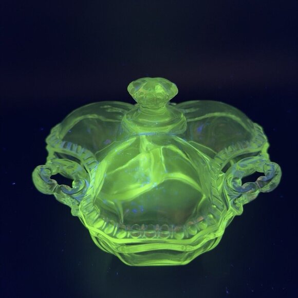 Cambridge Glass 3 Part Candy Dish Clear With Lid Manganese 365nm Green UV Glow - Picture 1 of 16